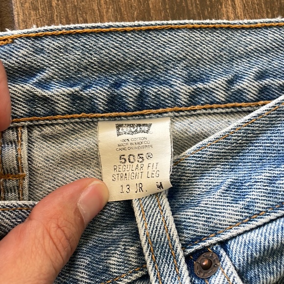 Vintage Levi’s 505 Jeans - Picture 4 of 10